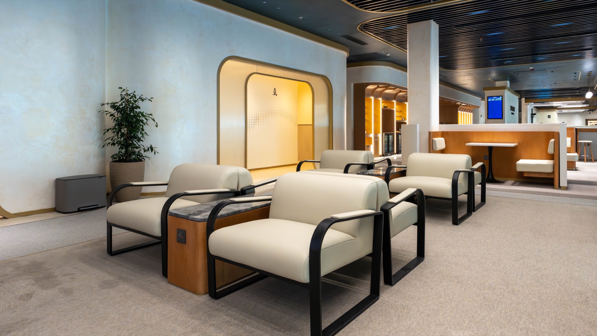 Leeli Lounge - Image 1
